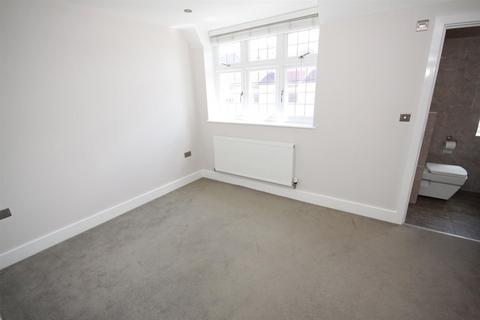 2 bedroom flat to rent, Woodhurst Avenue, Petts Wood