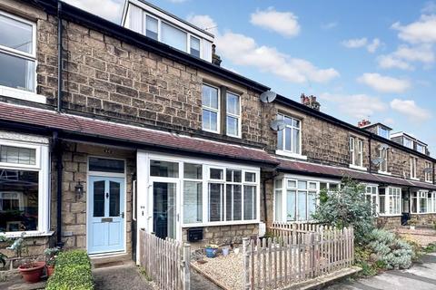 3 bedroom terraced house for sale, Grangefield Avenue, Burley in Wharfedale, LS29