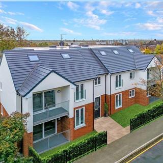 2 bedroom flat for sale, Madeira Grove, Woodford Green IG8