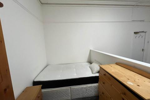 1 bedroom in a house share to rent, Chadwick Street, Bolton