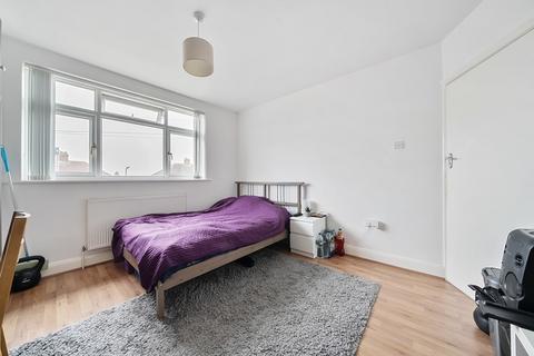 28 Arbroath Road, London, SE9 6RN