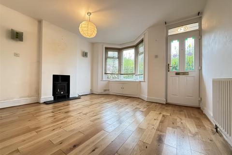 2 bedroom house to rent, Alexandra Road, Warlingham