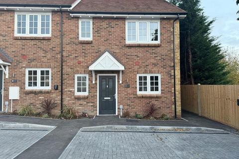 3 bedroom end of terrace house to rent, 7, Longley Court, Bearsted