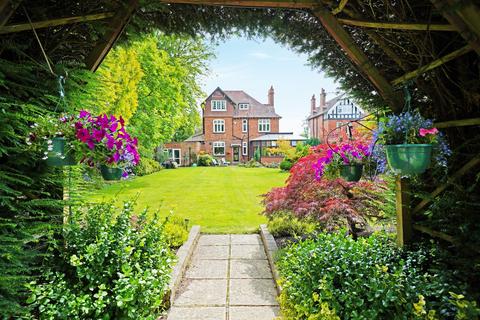 372 Station Road, Dorridge, Solihull, B93 8ES