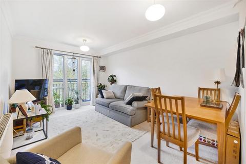 2 bedroom apartment for sale, Hollyfield Road, Surbiton