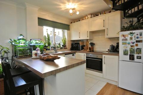 1 bedroom house for sale, Pippins Court, Ashford TW15