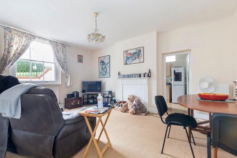 2 bedroom flat for sale, Oakhurst Court, Parabola Road, Cheltenham, GL50