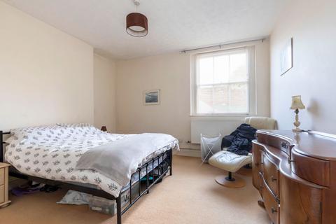 2 bedroom flat for sale, Oakhurst Court, Parabola Road, Cheltenham, GL50