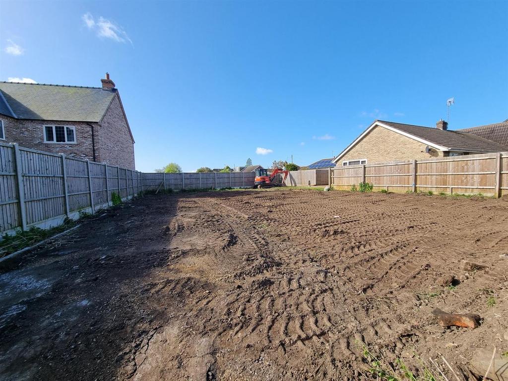 Land at Burr lane 2.jpg