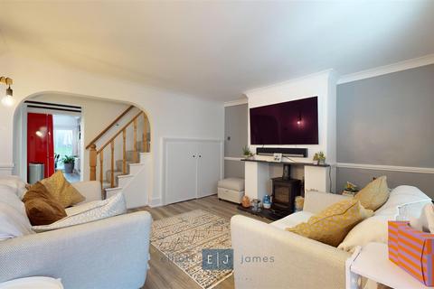 2 bedroom cottage for sale, Love Lane, Woodford Green IG8