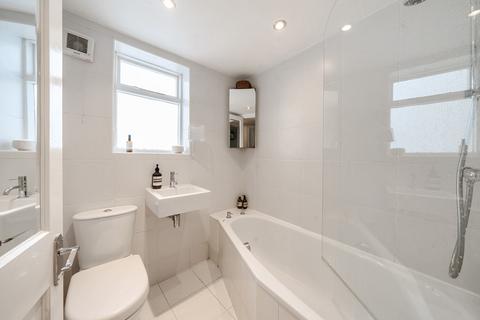 25b Barforth Road, London, SE15 3PS