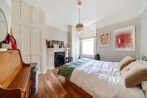 25b Barforth Road, London, SE15 3PS