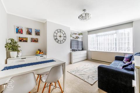 2 bedroom flat for sale, Boston Manor Road, Brentford, TW8