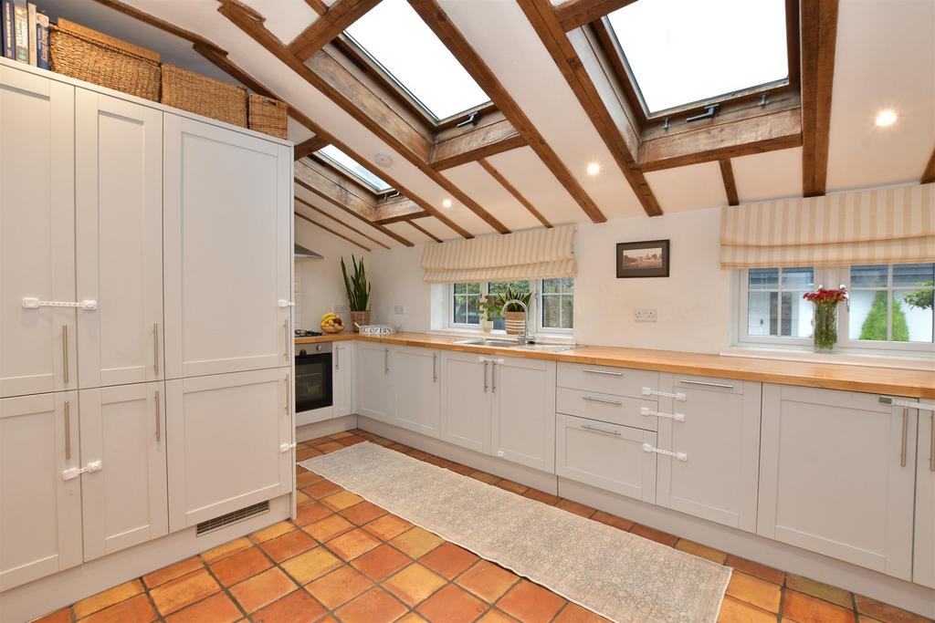 Kitchen/ Dining Room