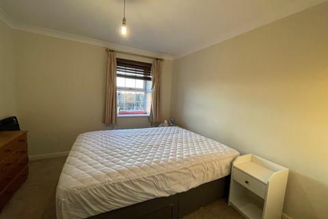 2 bedroom flat to rent, Pembroke Road, Ruislip