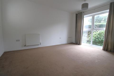 2 bedroom flat to rent, Stammer Road, Wick, Littlehampton