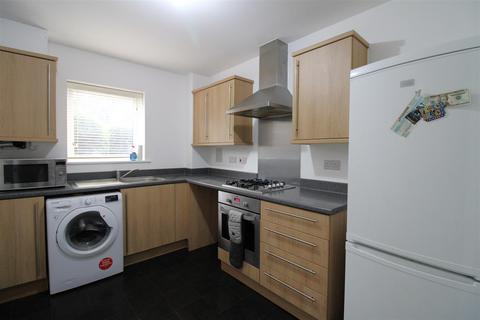 2 bedroom flat to rent, Stammer Road, Wick, Littlehampton