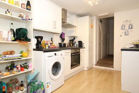 2 bedroom flat to rent, Macfarlane Road, London W12