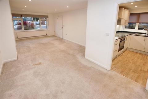 98 Darwin Drive, Tonbridge, TN10 4SD