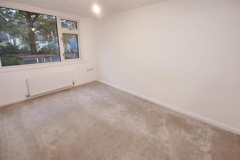 98 Darwin Drive, Tonbridge, TN10 4SD