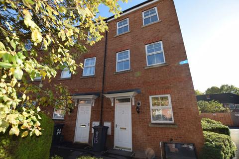 5 bedroom end of terrace house for sale, Englewood Close, Leicester LE4