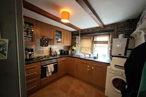 2 bedroom terraced house to rent, Station Road, Steeton, Keighley, BD20