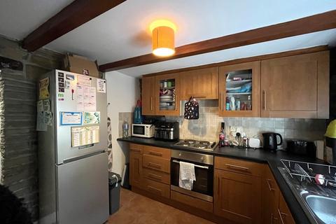 2 bedroom terraced house to rent, Station Road, Steeton, Keighley, BD20