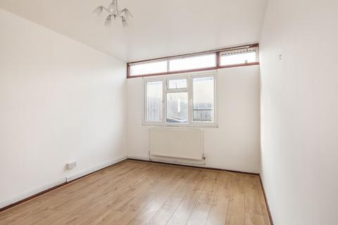 3 bedroom terraced house to rent, Birch Close Peckham SE15