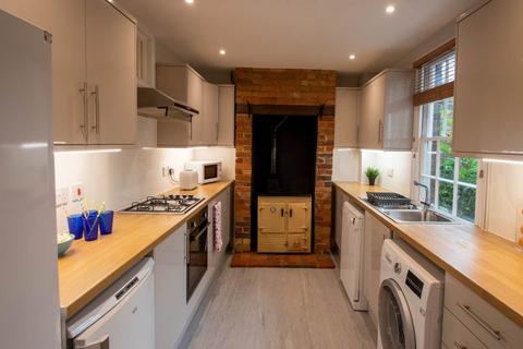 4 bedroom house to rent, Orchard Street, Canterbury, Kent