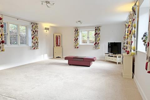 3 bedroom detached house to rent, Avalon Cottage, 25c High Street, Pershore