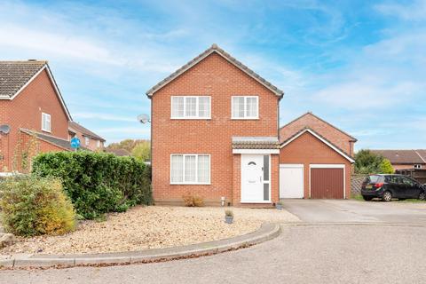 3 bedroom detached house for sale, Seckar Drive, Scarning