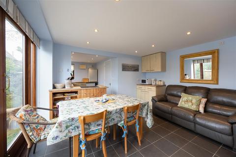 2 bedroom barn conversion to rent, The Square, Freshwater Bay