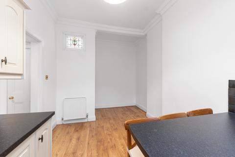 1 bedroom flat for sale, 18/8 Waverley Park, Edinburgh, EH8 8ET