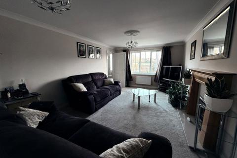 5 bedroom detached house to rent, Boughton Road, Corby