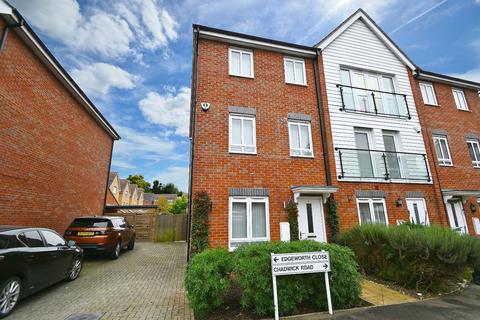 4 bedroom end of terrace house for sale, Chadwick Road, Langley, Berkshire, SL3