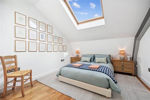 2 bedroom duplex to rent, Margravine Gardens, London, W6