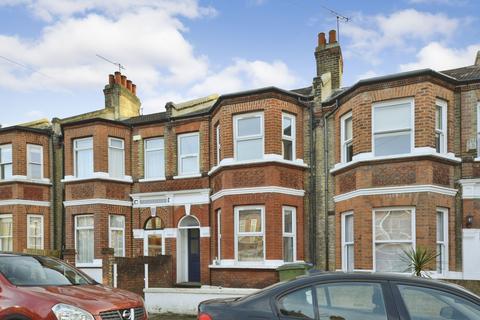 3 bedroom terraced house to rent, Vambery Road London SE18