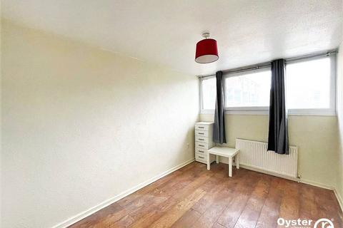 3 bedroom property to rent, Palmers Road, London, N11