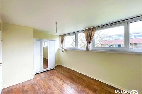 3 bedroom property to rent, Palmers Road, London, N11