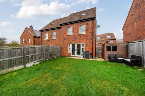 9 Asket Close, Leeds, LS14 1FA