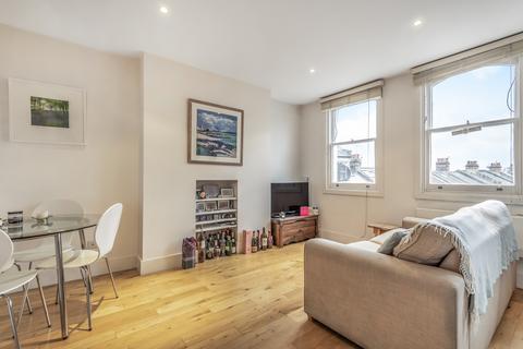 2 bedroom apartment to rent, Tregothnan Road Clapham Common SW9