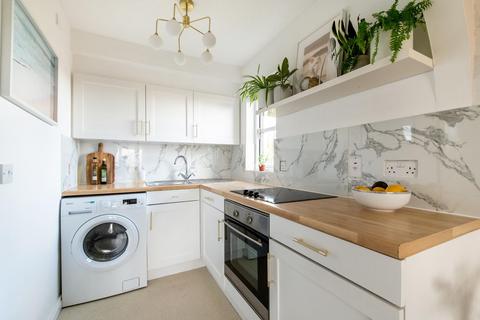 95d Chalice Way, Greenhithe, DA9 9PR