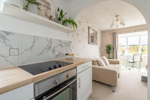 95d Chalice Way, Greenhithe, DA9 9PR