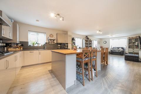 5 bedroom detached house for sale, Alnwick Way, Great Denham MK40