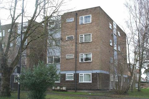 2 bedroom flat to rent, High Road, Harrow Weald