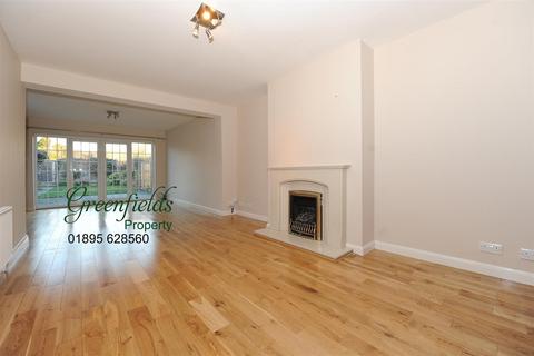 4 bedroom semi-detached bungalow to rent, Bedfont Close, Feltham TW14