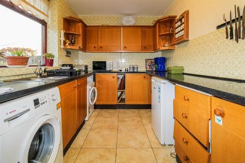 3 bedroom house for sale, Follingworth Road, Soothill WF17