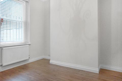 1 bedroom apartment to rent, Harwood Road, London