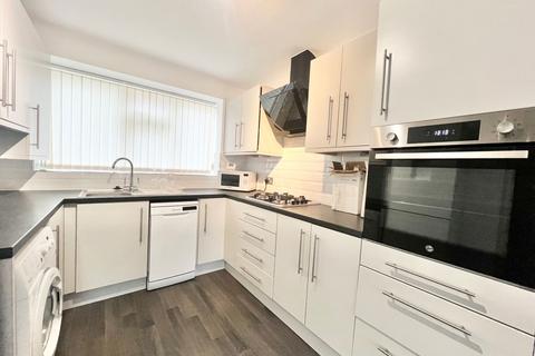 2 bedroom apartment to rent, Blundellsands Road East, Liverpool, L23