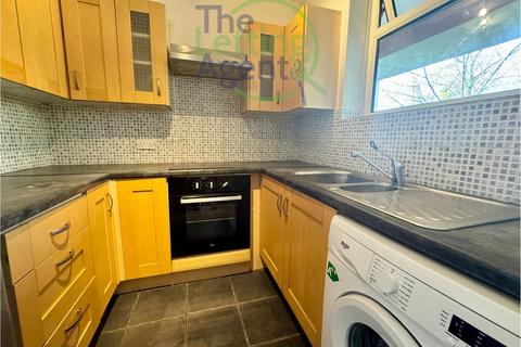 2 bedroom apartment to rent, Imogen Court, Regent Park, Salford, Manchester, M5 4TQ